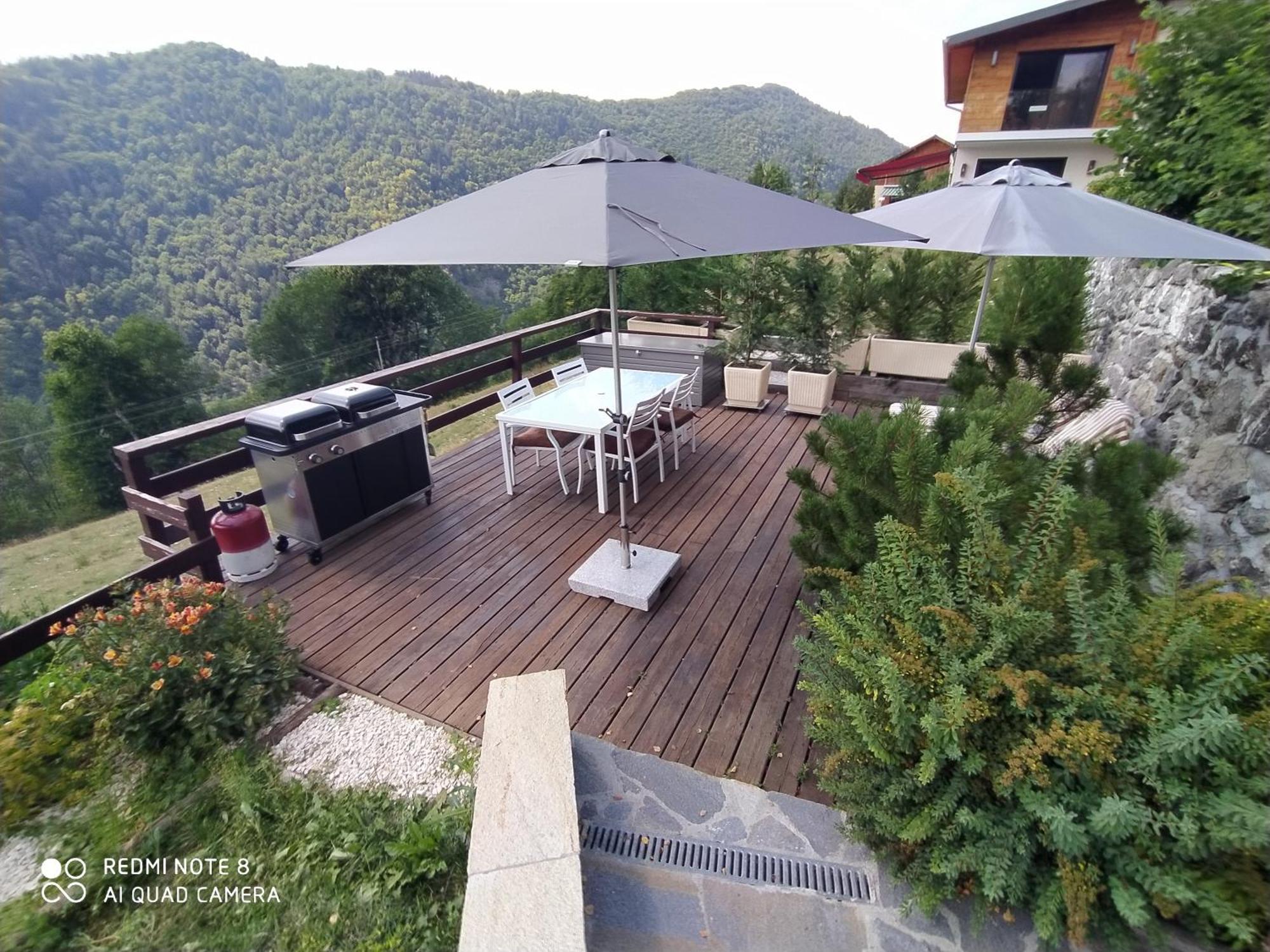 In The Heart Of Nature With An Unique View Plan Montmin Exterior foto